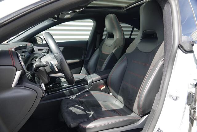 Mercedes-Benz CLA-KLASSE 200 Business Solution AMG | Pano | Memory | Camera | Carplay | Sfeer |
