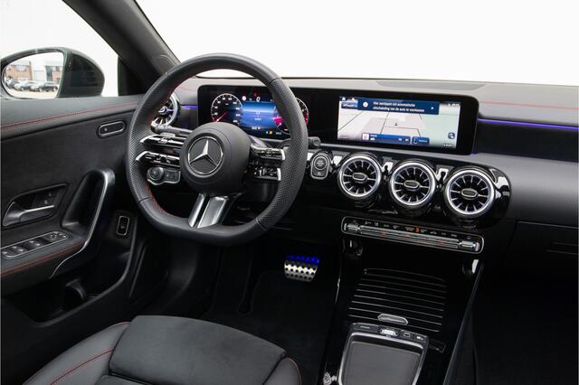Mercedes-Benz CLA-KLASSE 200 AMG Premium Pano, Nightpack, Key-Less, 2025
