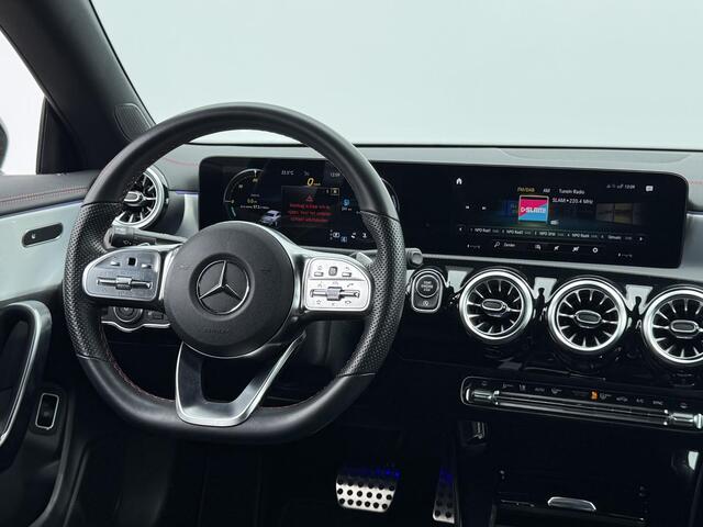 Mercedes-Benz CLA-KLASSE 180 AMG Line AMG-LINE | SFEER VERLICHTING | WIDE-SCREEN