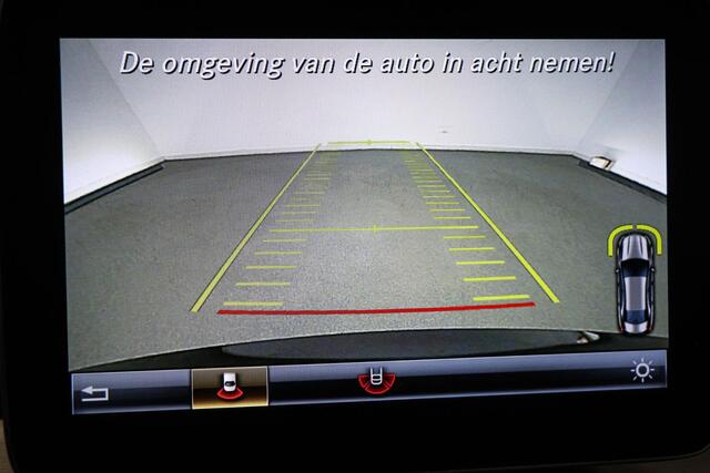 Mercedes-Benz CLA-KLASSE 180 Business Solution AMG | PANORAMADAK | STOELVERWARMING | APPLE | NAVIGATIE | CAMERA