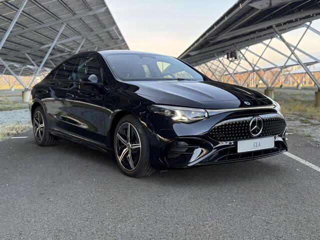 Mercedes-Benz CLA-KLASSE 250+ Launch Edition 85.5 kWh | Night | Panoramadak | Stoelverwarming | DISTRONIC | Achteruitrijcamera | Dodehoekassistent |
