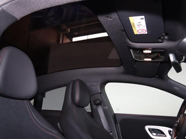 Mercedes-Benz CLA-KLASSE 250+ Launch Edition 85.5 kWh | Night | Panoramadak | DISTRONIC | Achteruitrijcamera | Dodehoekassistent |