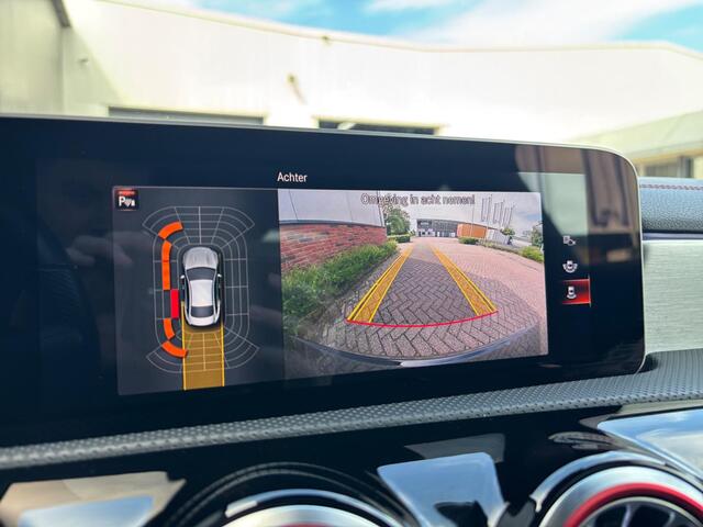 Mercedes-Benz CLA-KLASSE 200 AMG ? LED ? Sfeer ? CarPlay