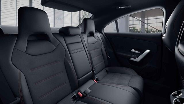 Mercedes-Benz CLA-KLASSE 180 Business Solution AMG | Night | Panoramadak | Memory | Keyless | Multibeam |