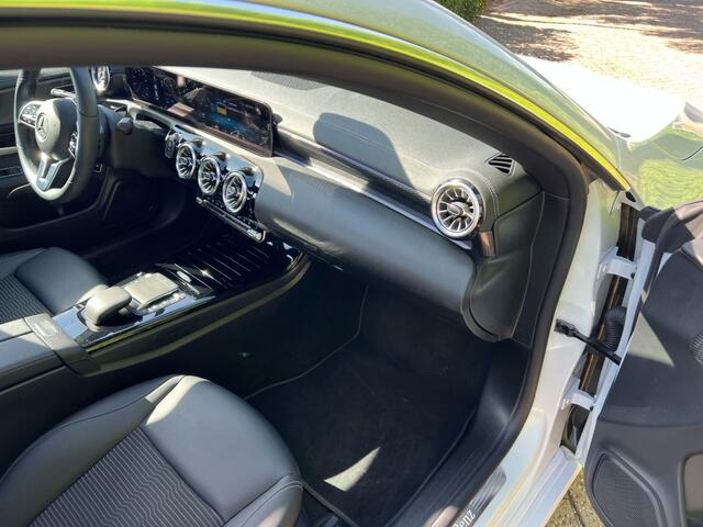 Mercedes-Benz CLA-KLASSE CLA 250e Luxury Panodak, Key-less go, DAB, Camera
