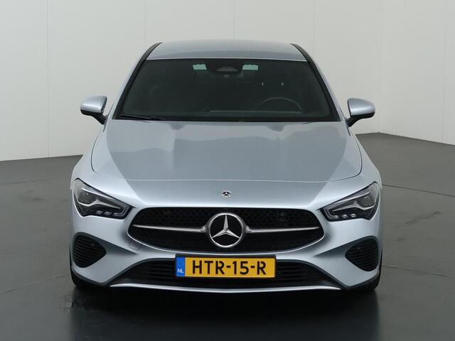 Mercedes-Benz CLA-KLASSE 180 Star Edition LIMITED | Stoelverwarming | Achteruitrijcamera | LED koplampen | MBUX |