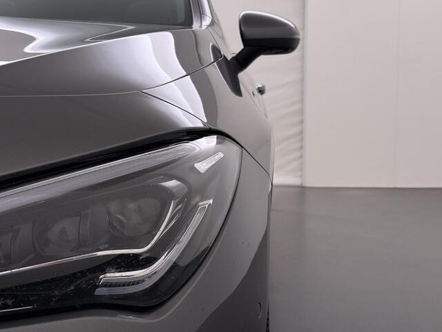 Mercedes-Benz CLA-KLASSE 250 4MATIC Premium Plus AMG | Pano | Leder | HUD | Burmester | Sfeerrverlichting