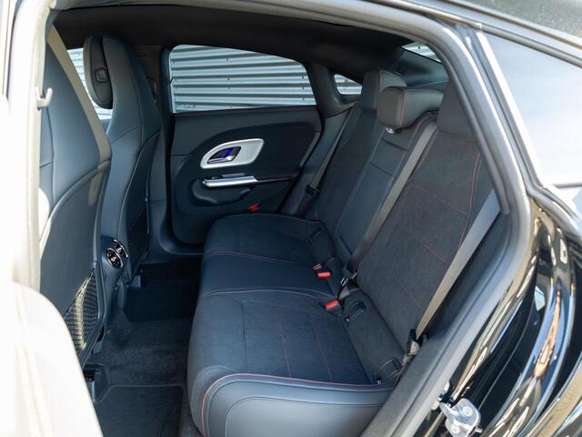 Mercedes-Benz CLA-KLASSE 180 Business Solution AMG Premium