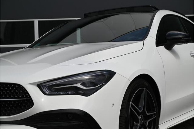 Mercedes-Benz CLA-KLASSE 180 AMG / PANO / NIGHT / SFEERVERLICHTING / 360 CAMERA / LED / FACELIFT