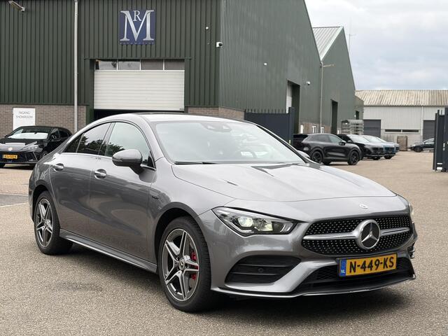 Mercedes-Benz CLA-KLASSE 250 e Premium Plus AMG | COMPLEET ONDERHOUDEN | SFEERVERLICHTING | ADAPT. CRUISE CONTROL | ACHTERUITRIJCAMERA | RIJKLAARPRIJS | 12 MND BOVAG GARANTIE