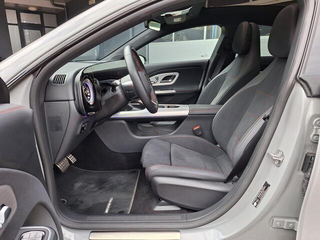 Mercedes-Benz CLA-KLASSE 180 Business Solution AMG | Panoramadak | Night Pakket | Achteruitrijcamera | Elektrisch Verstelbare Stoelen + Memory | Sfeerverlichting | Stoelverwarming | Dodehoekassistent | Multibeam LED | Keyless-GO