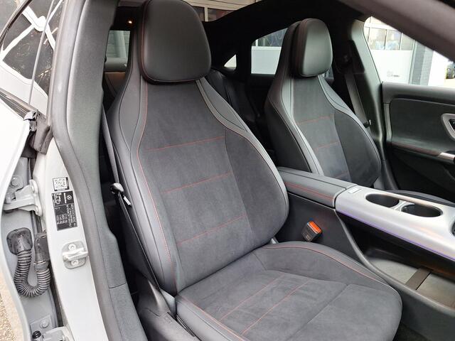 Mercedes-Benz CLA-KLASSE 180 Business Solution AMG | Panoramadak | Night Pakket | Achteruitrijcamera | Elektrisch Verstelbare Stoelen + Memory | Sfeerverlichting | Stoelverwarming | Dodehoekassistent | Multibeam LED | Keyless-GO