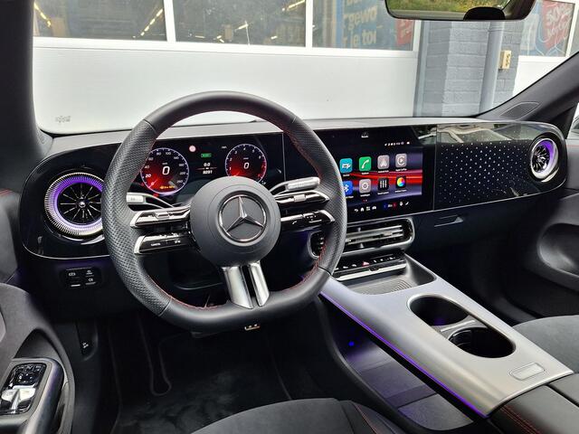 Mercedes-Benz CLA-KLASSE 180 Business Solution AMG | Panoramadak | Night Pakket | Achteruitrijcamera | Elektrisch Verstelbare Stoelen + Memory | Sfeerverlichting | Stoelverwarming | Dodehoekassistent | Multibeam LED | Keyless-GO