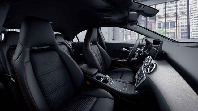 Mercedes-Benz CLA-KLASSE 180 Business Solution AMG Upgrade Edition | Stoelverwarming | Achteruitrijcamera | Parkeerassistent | Thermatic |