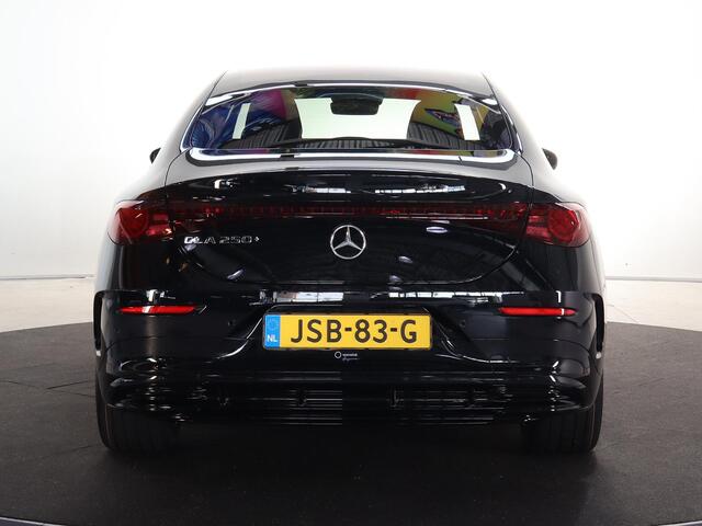 Mercedes-Benz CLA-KLASSE 250+ Launch Edition 85.5 kWh | Night | Panoramadak | Stoelverwarming | DISTRONIC | Achteruitrijcamera | Dodehoekassistent |