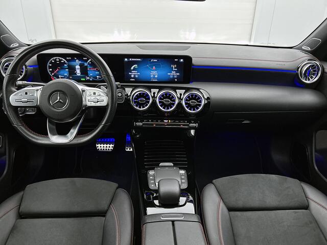 Mercedes-Benz CLA-KLASSE 250 e AMG Plug-In Hybride AMG Line | Night Pakket | Panorama Schuif-Kanteldak. Inclusief 24 maanden Mercedes-Benz Certified garantie voor Europa.