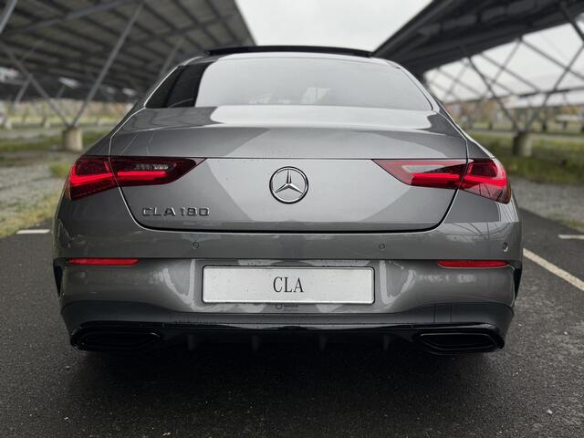 Mercedes-Benz CLA-KLASSE 180 Business Solution AMG | Nightpakket | Panoramadak | AMG Line Plus | Burmester | Elek. Trekhaak | Rijassistentiepakket | HUD | 360° camera | Techniekpakket | Winter pakket | Apple Carplay/Android Auto |
