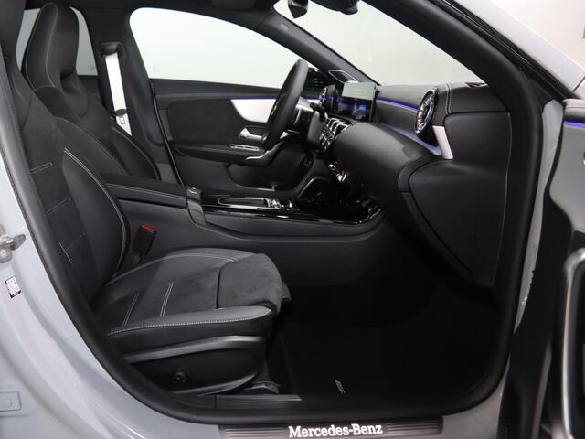 Mercedes-Benz CLA-KLASSE 180 Business Solution AMG | Nightpakket | Head-up display | 360° camera | Dodehoekassistent | 19 inch AMG Velgen |