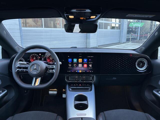 Mercedes-Benz CLA-KLASSE 250+ Launch Edition | AMG Line | Night Pakket | Panoramadak | DISTRONIC Afstandsassistent | Dodehoekassistent | MULTIBEAM LED Koplampen | Elektrisch Verstelbare Stoelen + Memory | Stoelverwarming | Sfeerverlichting | THERMOTRONIC Klimaatregeling | Apple CarPlay | Android Auto | Achteruitrijcamera | Parkeersensoren
