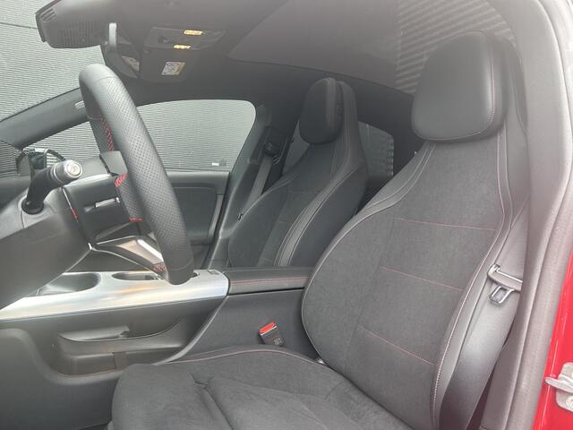Mercedes-Benz CLA-KLASSE 180 Business Solution AMG | Night Pakket | Panoramadak | Trekhaak | DISTRONIC Afstandsassistent | Dodehoekassistent | Verkeersbordenassistent | MULTIBEAM LED Koplampen | Elektrisch Verstelbare Stoelen + Memory | Stoelverwarming | Sfeerverlichting | THERMOTRONIC Klimaatregeling | Sierdelen Geborsteld Aluminium Lightlines | Apple CarPlay | Android Auto | Achteruitrijcamera | Parkeersensoren