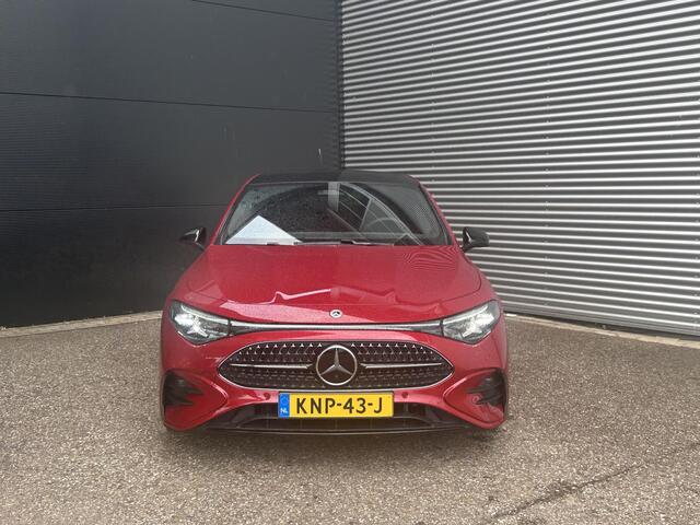 Mercedes-Benz CLA-KLASSE 180 Business Solution AMG | Night Pakket | Panoramadak | Trekhaak | DISTRONIC Afstandsassistent | Dodehoekassistent | Verkeersbordenassistent | MULTIBEAM LED Koplampen | Elektrisch Verstelbare Stoelen + Memory | Stoelverwarming | Sfeerverlichting | THERMOTRONIC Klimaatregeling | Sierdelen Geborsteld Aluminium Lightlines | Apple CarPlay | Android Auto | Achteruitrijcamera | Parkeersensoren