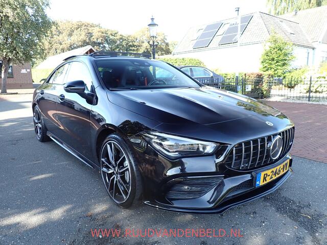 Mercedes-Benz CLA-KLASSE AMG 35 4MATIC Coupé / SFEERVERLICHTING / HEAD-UP / BURMESTER / CARPLAY / CAMERA