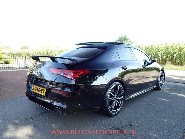 Mercedes-Benz CLA-KLASSE AMG 35 4MATIC Coupé / SFEERVERLICHTING / HEAD-UP / BURMESTER / CARPLAY / CAMERA