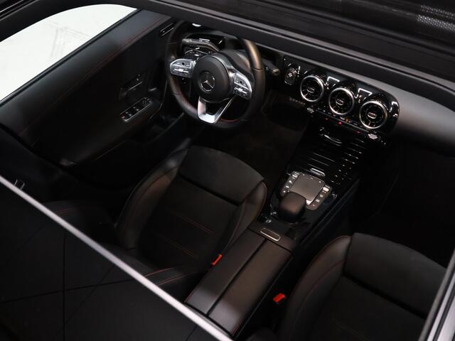 Mercedes-Benz CLA-KLASSE 250 e Premium Plus AMG-Line [TREKHAAK UITKLAPBAAR, SCHUIFKANTELDAK, APPLE CARPLAY, ANDROID, STOELVERWARMING, CAMERA, PDC V+A, CRUISE, CLIMATE, NIEUWSTAAT]