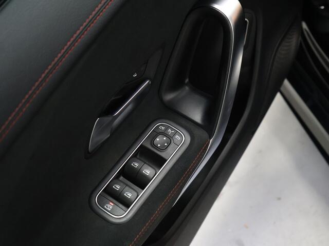 Mercedes-Benz CLA-KLASSE 250 e Premium Plus AMG-Line [TREKHAAK UITKLAPBAAR, SCHUIFKANTELDAK, APPLE CARPLAY, ANDROID, STOELVERWARMING, CAMERA, PDC V+A, CRUISE, CLIMATE, NIEUWSTAAT]