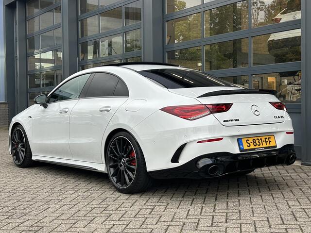 Mercedes-Benz CLA-KLASSE AMG 35 4MATIC Premium Plus | Panoramadak | MB Dealer onderhouden | Head-Up | Camera