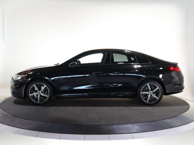 Mercedes-Benz CLA-KLASSE 250+ Launch Edition 85.5 kWh | Night | Panoramadak | Stoelverwarming | DISTRONIC | Achteruitrijcamera | Dodehoekassistent | Trekhaak |