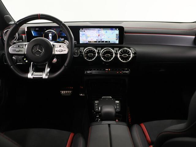 Mercedes-Benz CLA-KLASSE AMG 35 4MATIC Premium Plus | Panoramadak | 360 camera | Burmester |