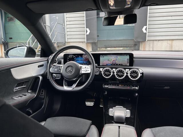 Mercedes-Benz CLA-KLASSE 200 AMG Line | Achteruitrijcamera | Stoelverwarming | Cruise Control