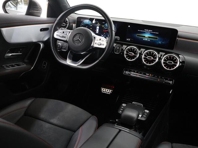 Mercedes-Benz CLA-KLASSE 250 Premium | AMG | Panoramadak | Sfeerverlichting | Stoelverwarming | Widescreen |