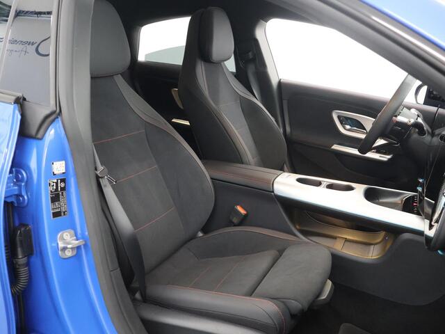 Mercedes-Benz CLA-KLASSE 180 Business Solution AMG | MULTIBEAM LED | Panoramadak | Nightpakket | Achteuitrijcamera |