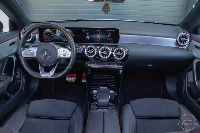 Mercedes-Benz CLA-KLASSE 180 Business Solution AMG PANO CAMERA HUD LED STOELVERWARMING
