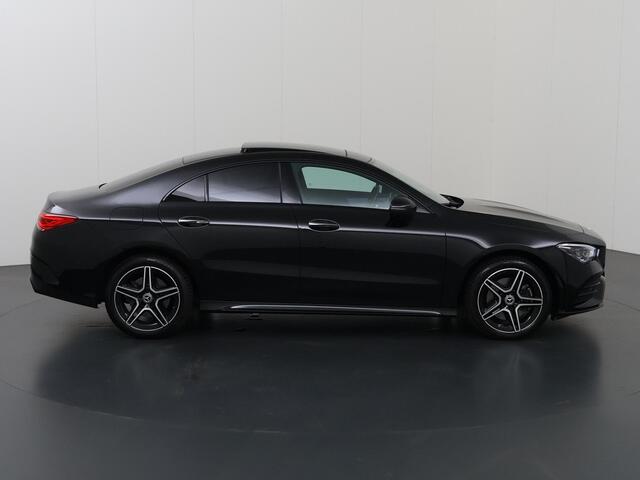 Mercedes-Benz CLA-KLASSE 250 e Premium Plus | AMG | Night | Panoramadak | Headup | Memory | Sfeerverlichting | Keyless |