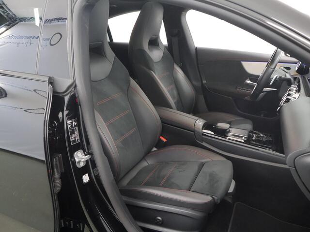 Mercedes-Benz CLA-KLASSE 250 e Premium Plus | AMG | Night | Panoramadak | Headup | Memory | Sfeerverlichting | Keyless |
