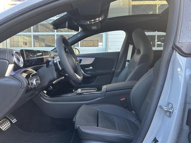 Mercedes-Benz CLA-KLASSE 180 Business Solution AMG | AMG Plus Pakket | Night Pakket | Panoramadak | 360° Camera | Dodehoekassistent | Head-up Display | MULTIBEAM LED Koplampen | Advanced Sound System | Elektrisch Verstelbare Stoelen + Memory | Stoelverwarming | Sfeerverlichting | Apple CarPlay | Android Auto