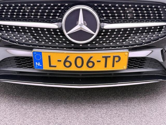 Mercedes-Benz CLA-KLASSE 180 Business Solution AMG AMG Line | Night Pakket | Panorama Schuif-Kanteldak | Memory Voorstoelen. Inclusief 24 maanden MB Certified garantie voor Europa.