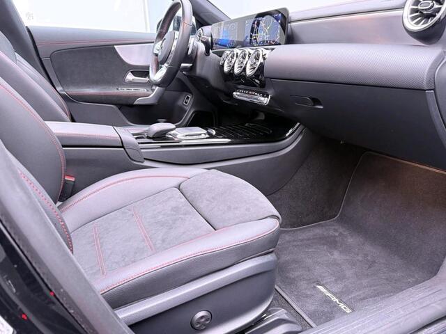 Mercedes-Benz CLA-KLASSE 200 Business Solution AMG AMG Line | Night Pakket | Panorama Schuif-Kanteldak | Parkeerpakket met achteruitrijcamera | Stoelverwarming | Sfeerverlichting. Inclusief 24 maanden MB Certified garantie voor Europa