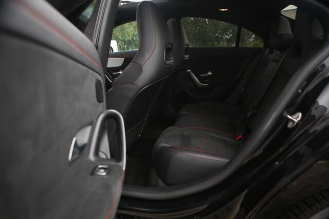 Mercedes-Benz CLA-KLASSE 200 Bus. Sol. AMG | Pano | Sfeerverlichting |