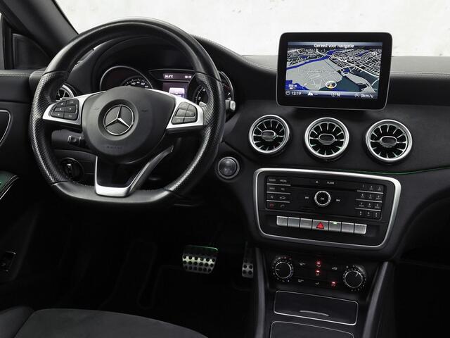 Mercedes-Benz CLA-KLASSE 180 AMG Sport Automaat (GROOT NAVI, GETINT GLAS, STOELVERWARMING, DIAMOND GRILL, SPORTSTOELEN, LEDER, ZWART HEMEL, NIEUWSTAAT)