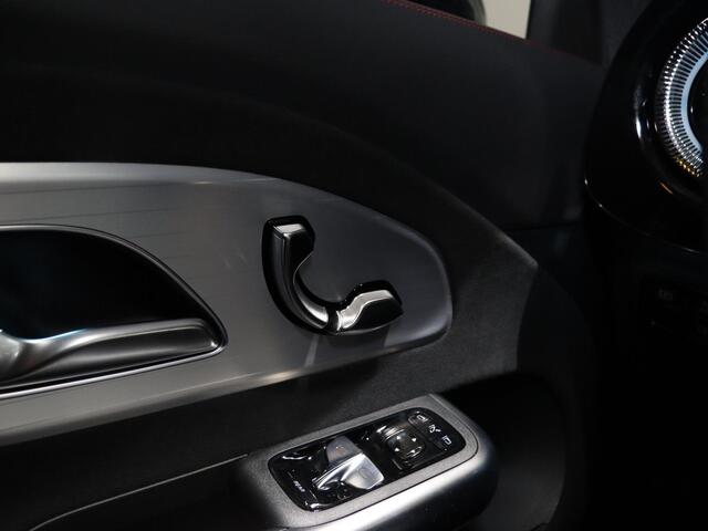 Mercedes-Benz CLA-KLASSE 250+ Launch Edition 85.5 kWh | Nightpakket | Panoramadak | Warmtepomp | Distronic | 360° Camera | Dodehoekassistent | Apple Carplay/Android Auto |