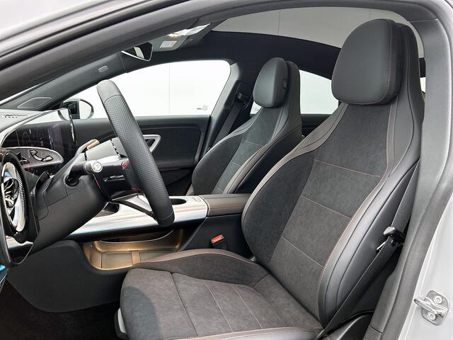 Mercedes-Benz CLA-KLASSE 180 Business Solution AMG | Premium pakket | Nightpakket | Trekhaak | Vast panoramadak | Warmtewerend, donkergetint glas | URBAN GUARD | 18" vijfspaaks lichtmetalen AMG-velgen |