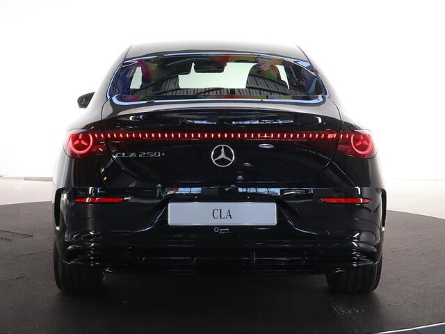 Mercedes-Benz CLA-KLASSE 250+ Launch Edition 85.5 kWh | Night | Panoramadak | Stoelverwarming | DISTRONIC | Achteruitrijcamera | Dodehoekassiste