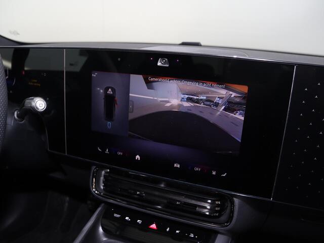 Mercedes-Benz CLA-KLASSE 250+ Launch Edition 85.5 kWh | Night | Panoramadak | Stoelverwarming | DISTRONIC | Achteruitrijcamera | Dodehoekassiste
