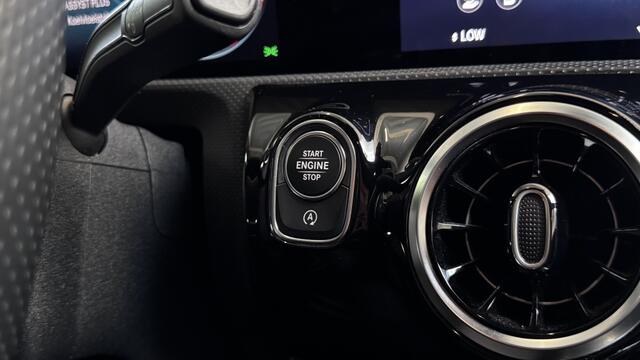 Mercedes-Benz CLA-KLASSE 180 AMG 2022 LED VIRTUAL DAB CARPLAY GARANTIE