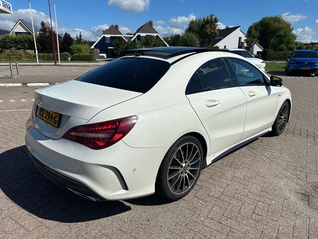 Mercedes-Benz CLA-KLASSE 180 AMG-line 122 PK | Panorama dak | Navigatie | Camera | Carplay | Parkeersensoren |