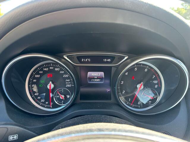 Mercedes-Benz CLA-KLASSE 180 AMG-line 122 PK | Panorama dak | Navigatie | Camera | Carplay | Parkeersensoren |